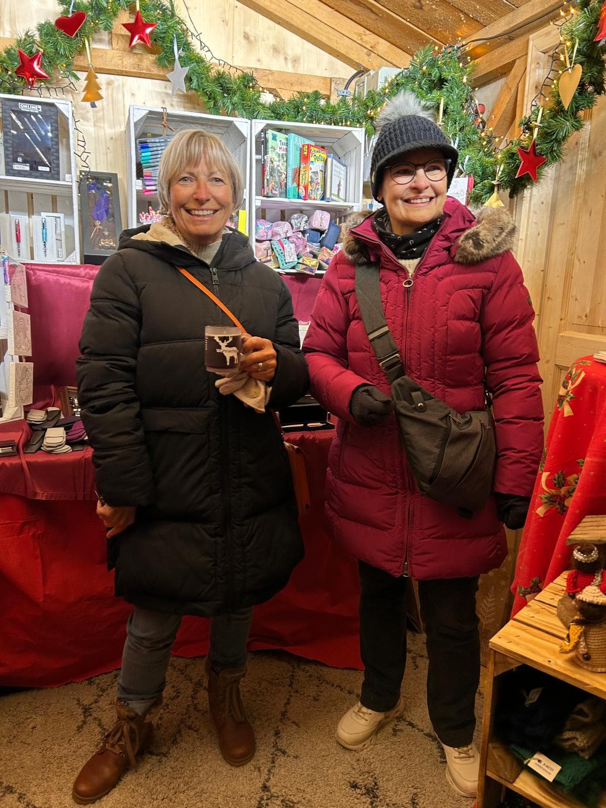 Regina Simon-Knocke und Vera Finn