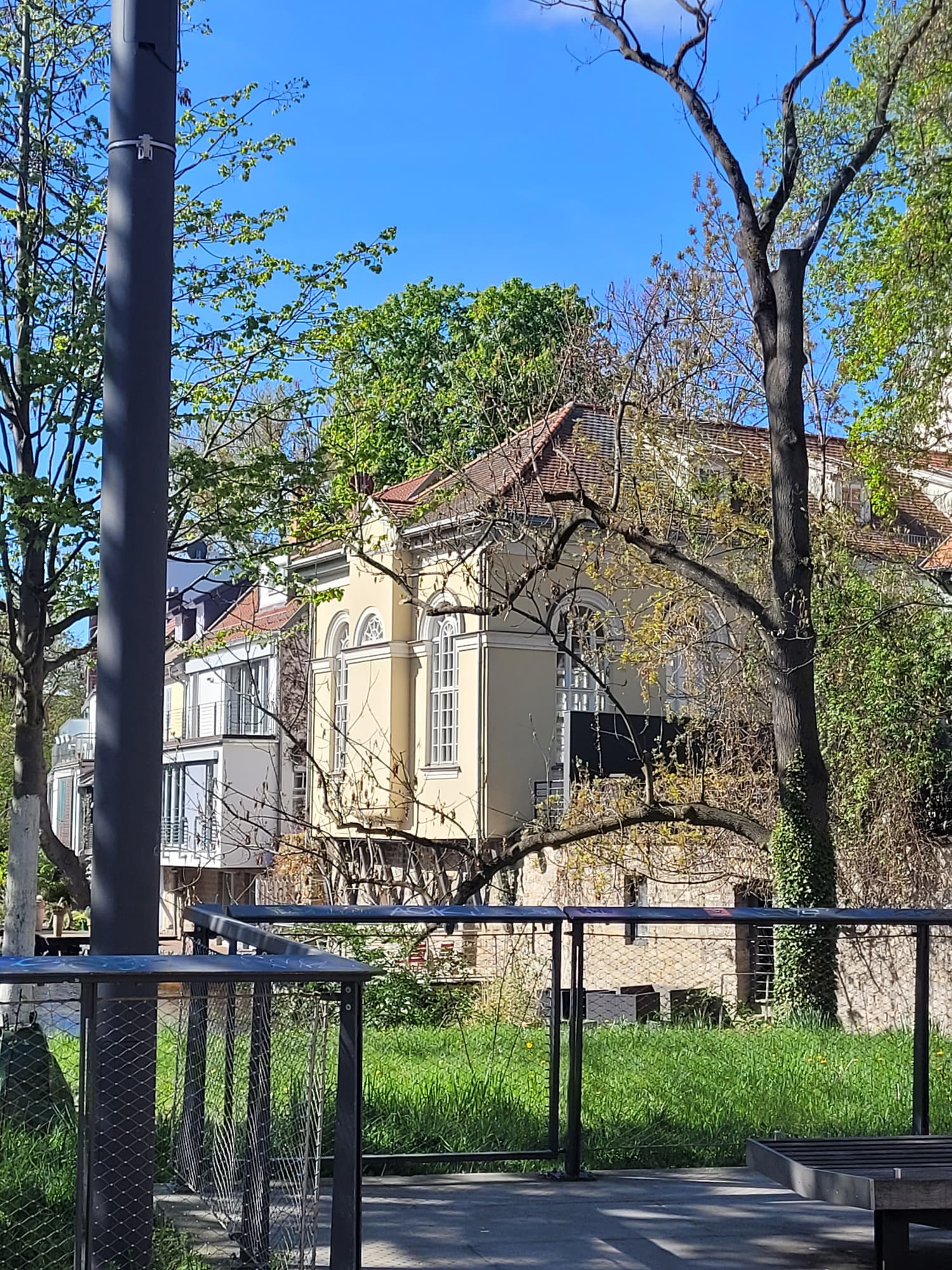 die neue Synagoge in Erfurt