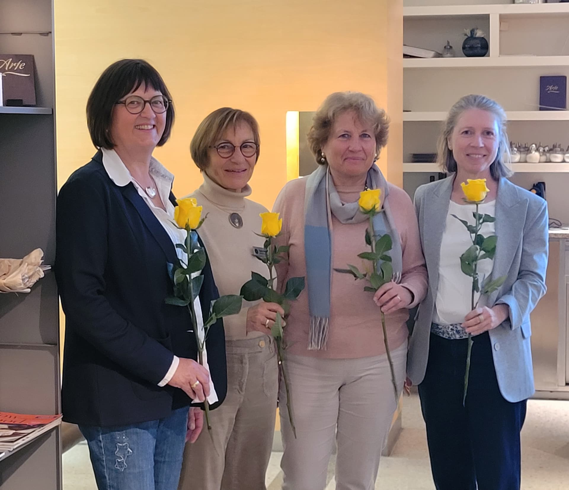 Alter und neuer Vorstand vom Gemeindienst: Andra Fischer, Beate Meckler, Alexandra Batsch, Andrea Fischer und Stefanie Hemmer