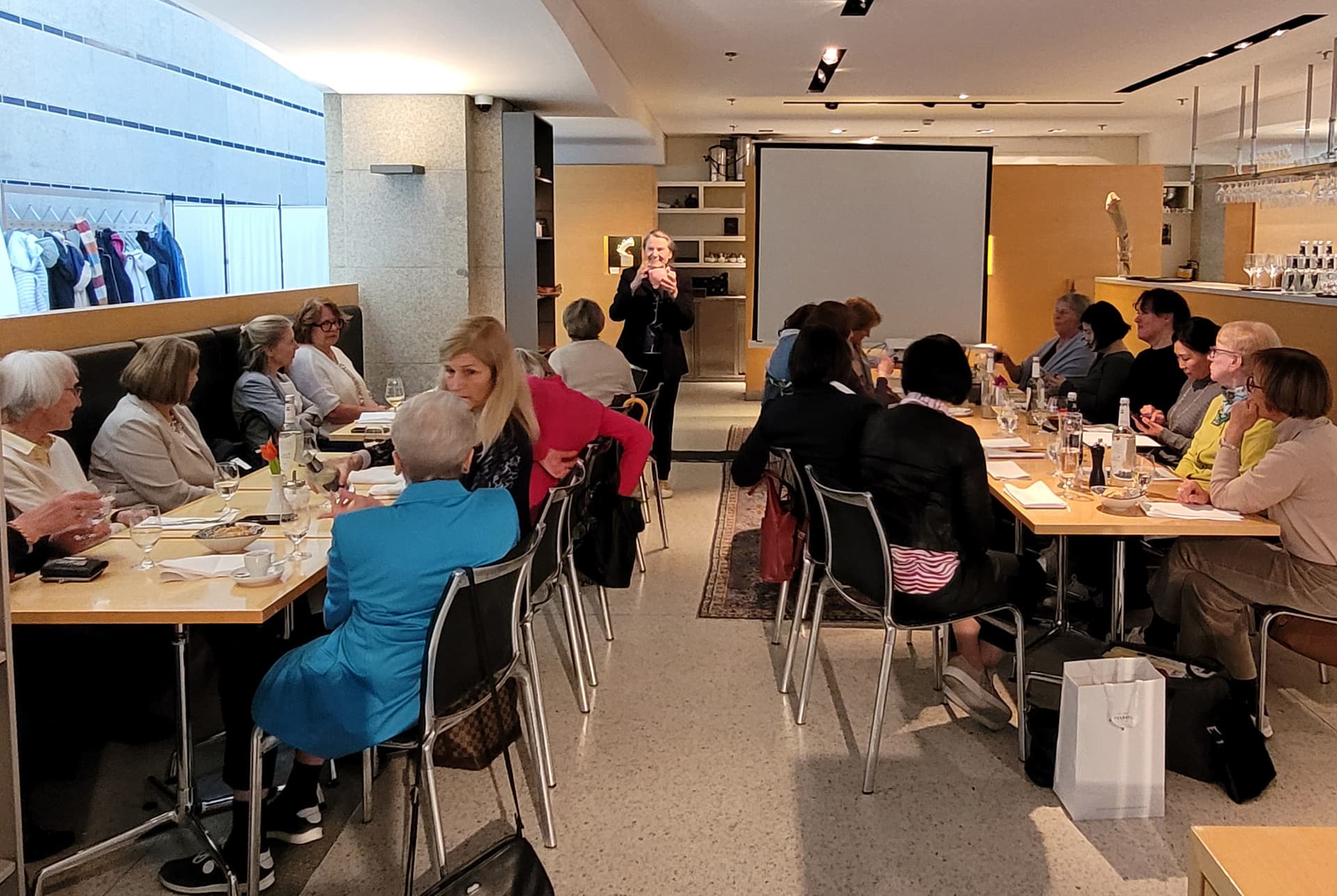Meeting im Cafe Arte