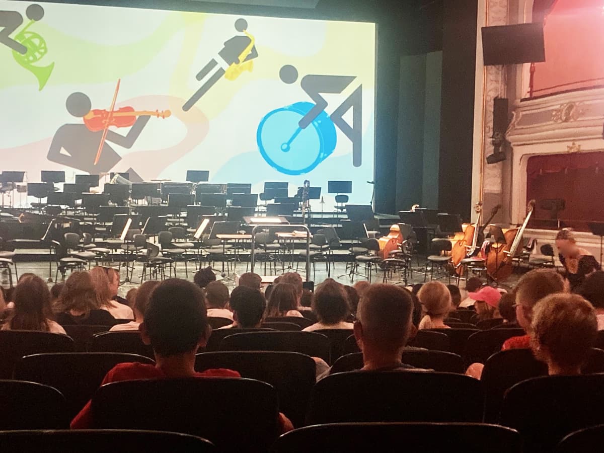 Blick auf die Bühne vom Staatstheater