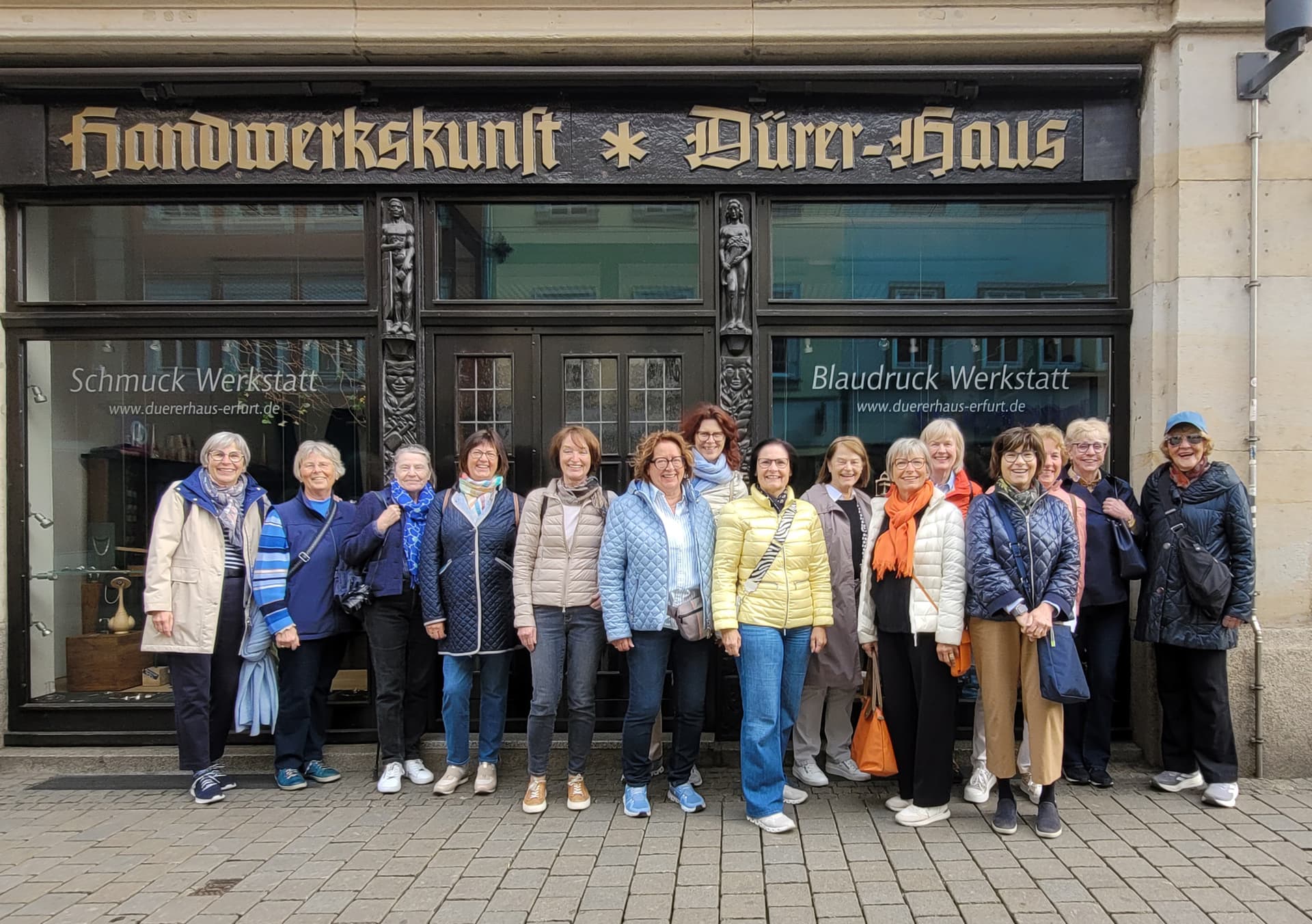 Vor dem Dürerhaus in Erfurt