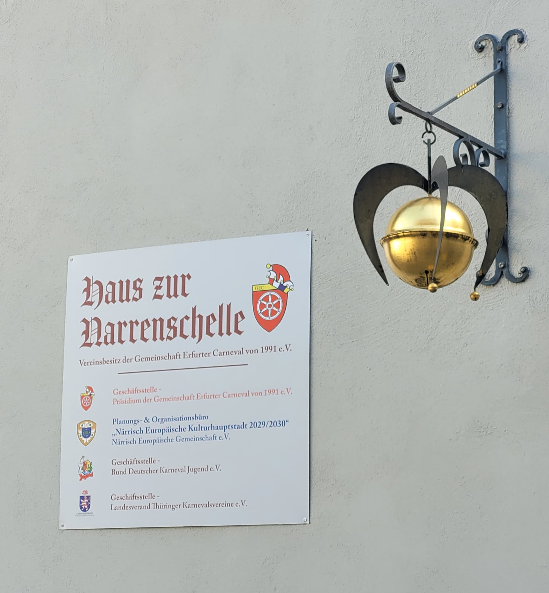 Historische Häusernamen in der Altstadt.