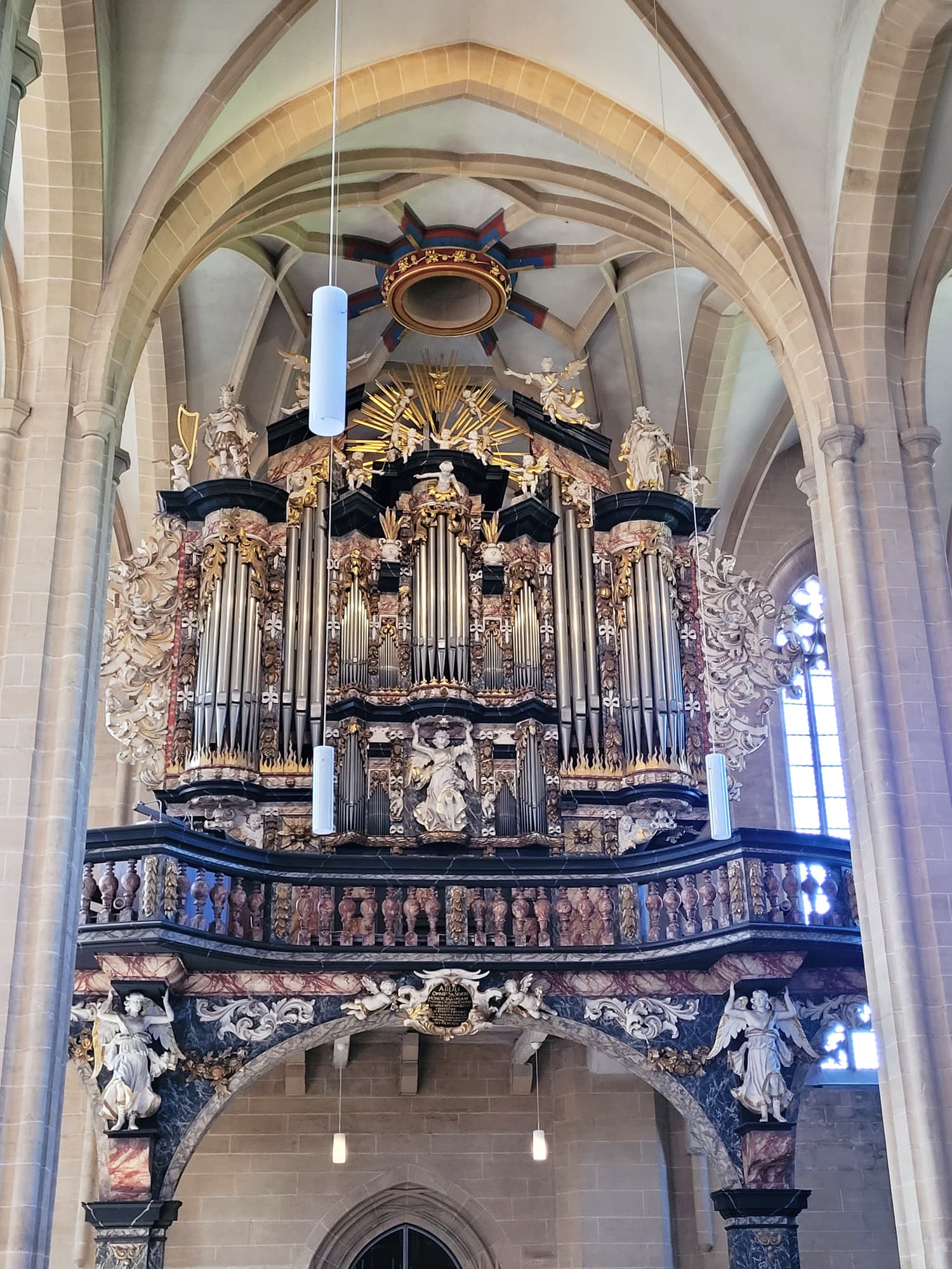 historisches Gehäuse der Wender-Orgel von 1714